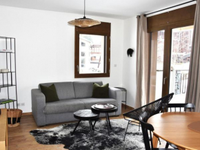 Appartement récent, terrasse spacieuse, proche centre & téléphérique - FR-1-464-225